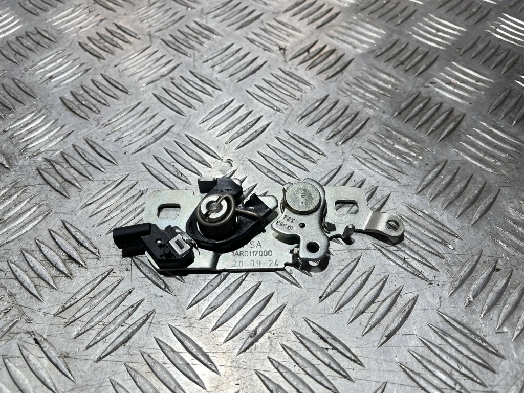 фото №1, Замок капот fiat 600 23-