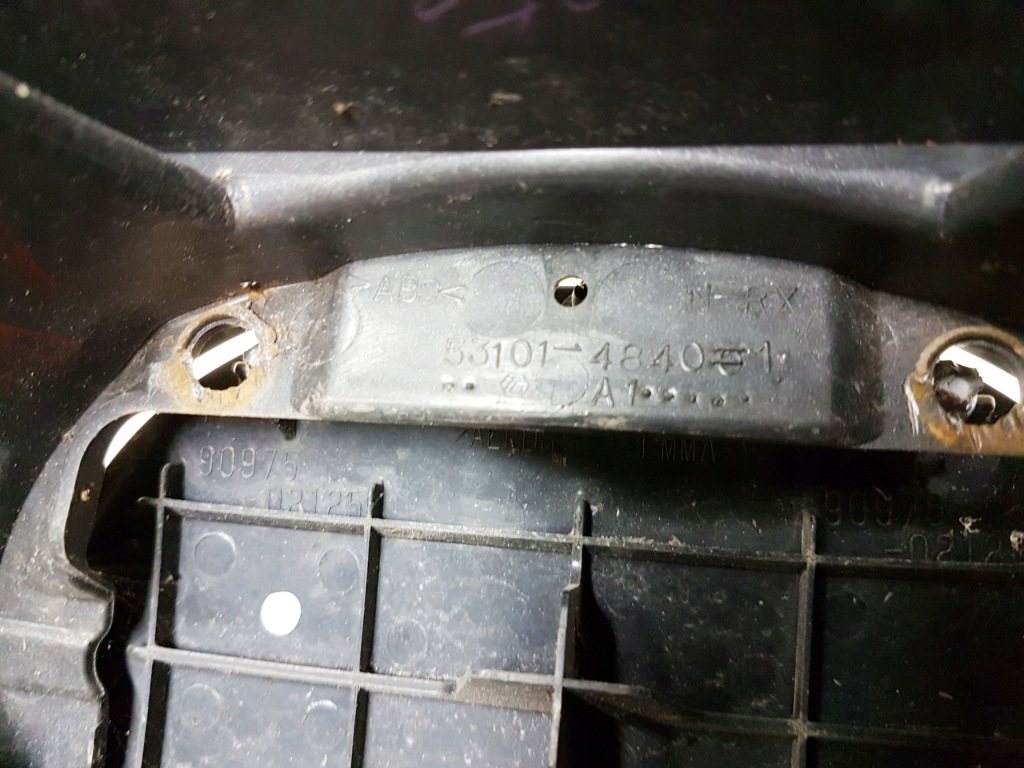 Lexus rx 12-15 решітка радіатора емблема гібрид бампер Оригінал