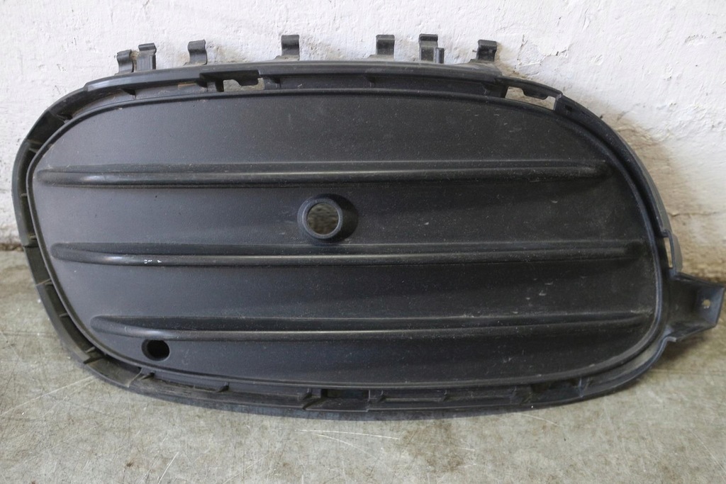 фото №1, Решітка заглушка правий перед mercedes x156 w156 gla 2017- lift