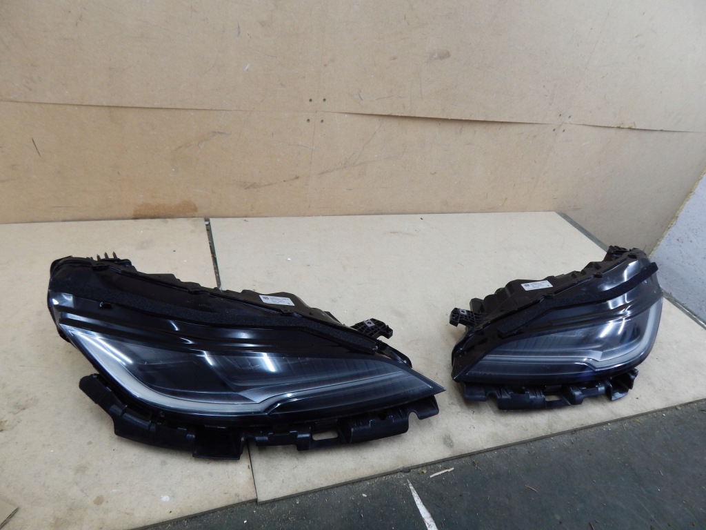 Фара правая  перед правый  передняя tesla full led model 3 2 highland оригинал . в Украине