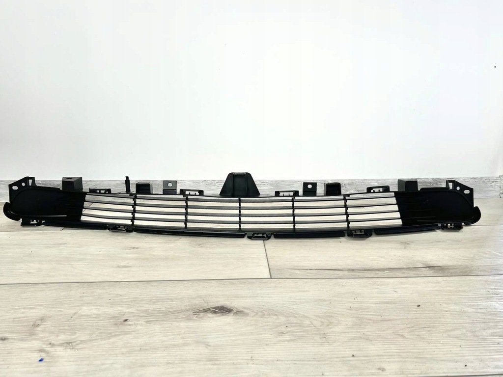 фото №1, 6509-01-7793990p решётка радиатора бампера tesla model 3