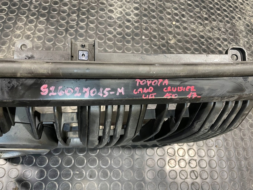 Toyota land cruiser prado iv 4 j150 рестайлінг  17-23 решітка  решітка радіатора бампера перед Доставка