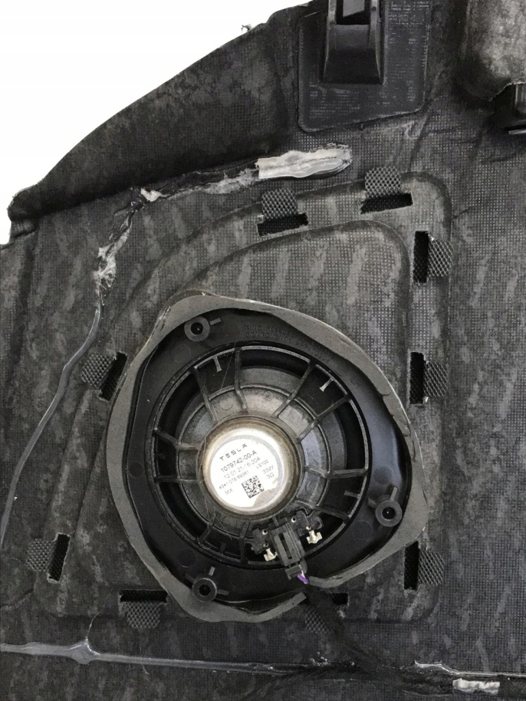 Tesla model 3 обивка полка задняя 1077405 Оригинал