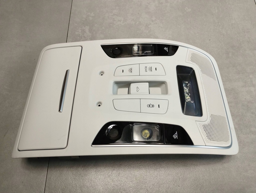 фото №1, Audi a7 4g 2016 лампа салону 4g0947135f