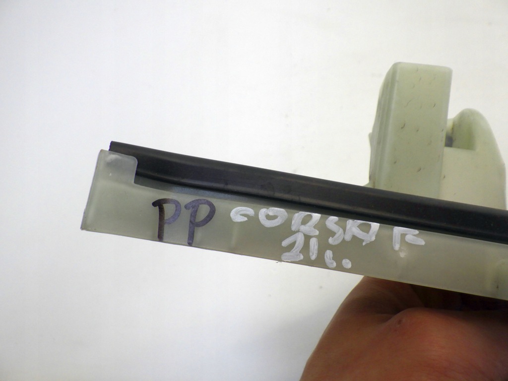 фото №3, Opel corsa f 2022 направляющая стекло правый перед