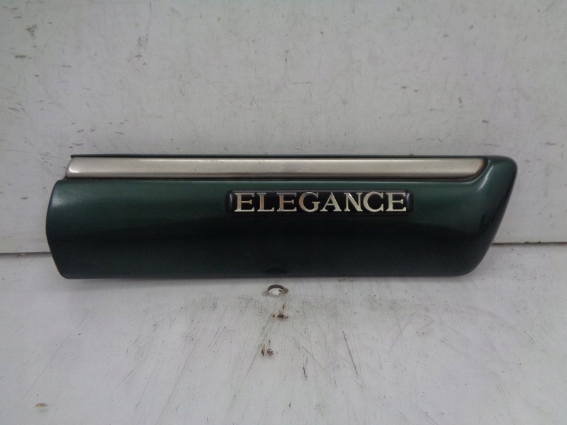 Купити Mercedes e-klasa w210 молдинг крила права