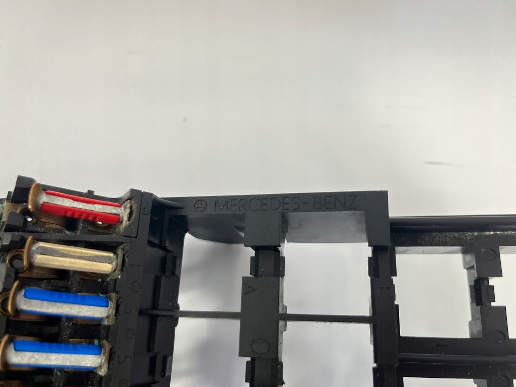 Коробка предохранителей mercedes w126 c126 se sel sec 1265400550 Недорого