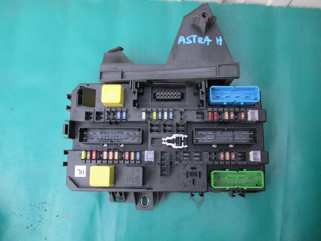 фото №1, Opel astra h коробка предохранителей 13115937