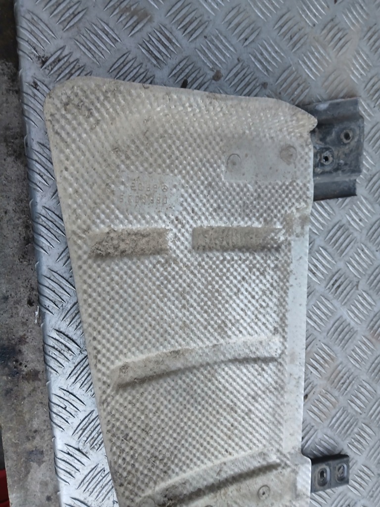 фото №13, Mercedes w211 защита тепловая глушителя левая lub правая