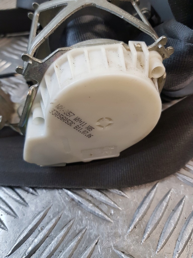 фото №12, Pas безопасности левый перед 33055458c + натяжитель renault clio iii