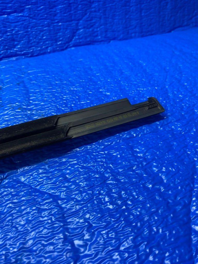 Молдинг ущільнювач mercedes 167 a167 a1677200701 в Україні