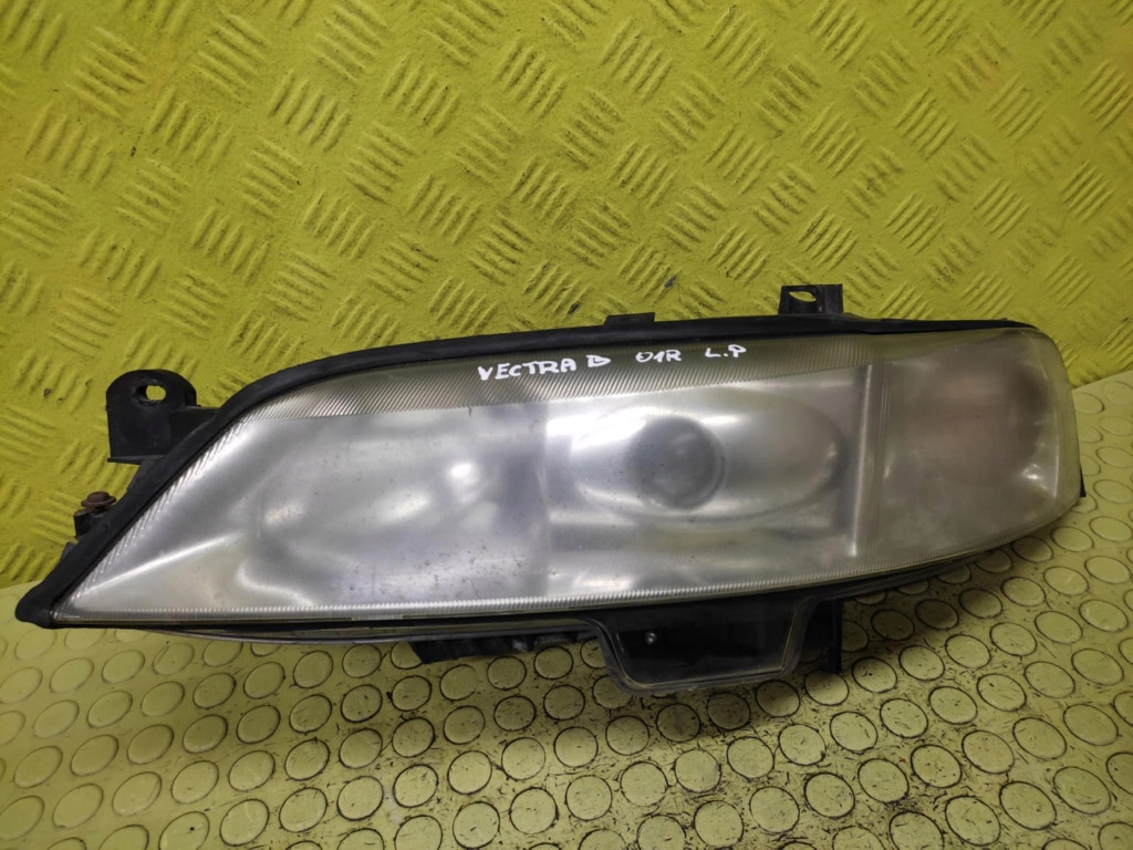 фото №1, Opel vectra b фара лампа левый перед 1307022293