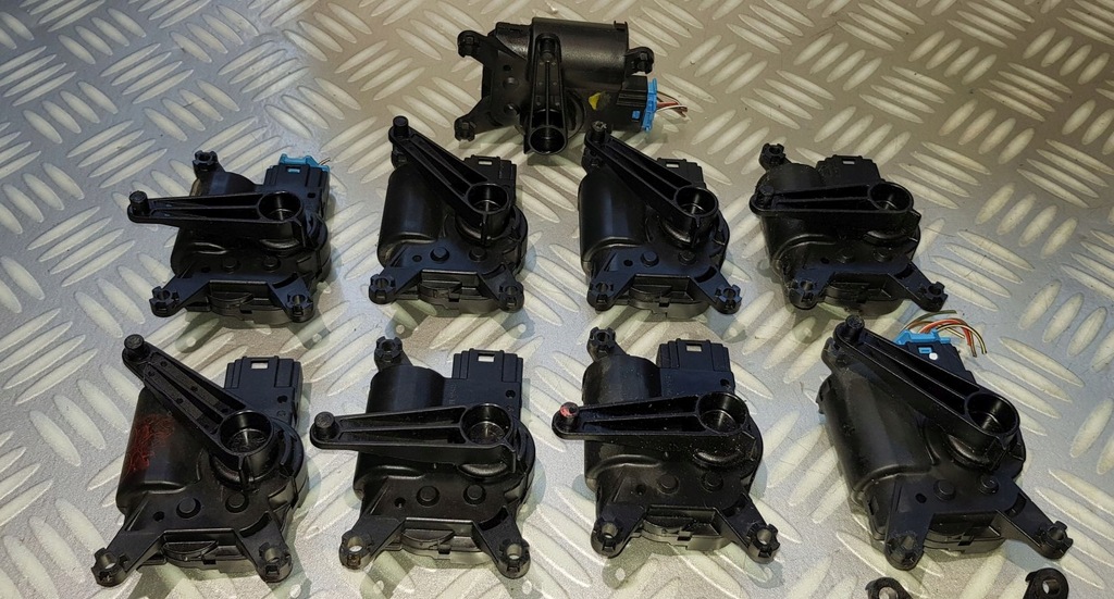 фото №9, Porsche cayenne vw touareg моторчик регулятор кришка обігрівача 7l0907511ak