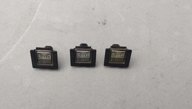 фото №1, Лампа освещение номерного знака mercedes 0999068400