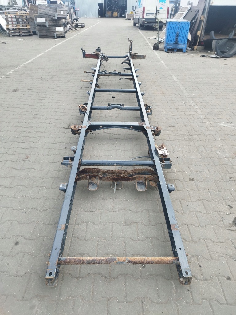 Купити Рама iveco daily 35s одинарні колесо 2006r- колісна база вісі 395 cm