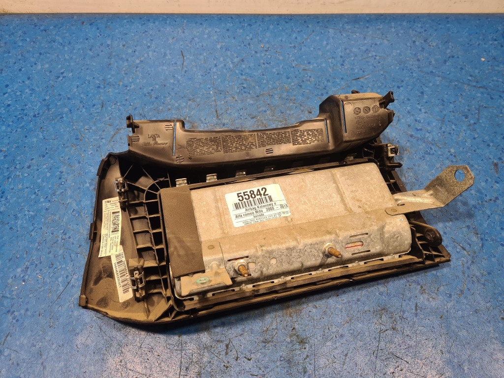 Alfa romeo mito подушка безопасности коленный x 34058848 в Украине