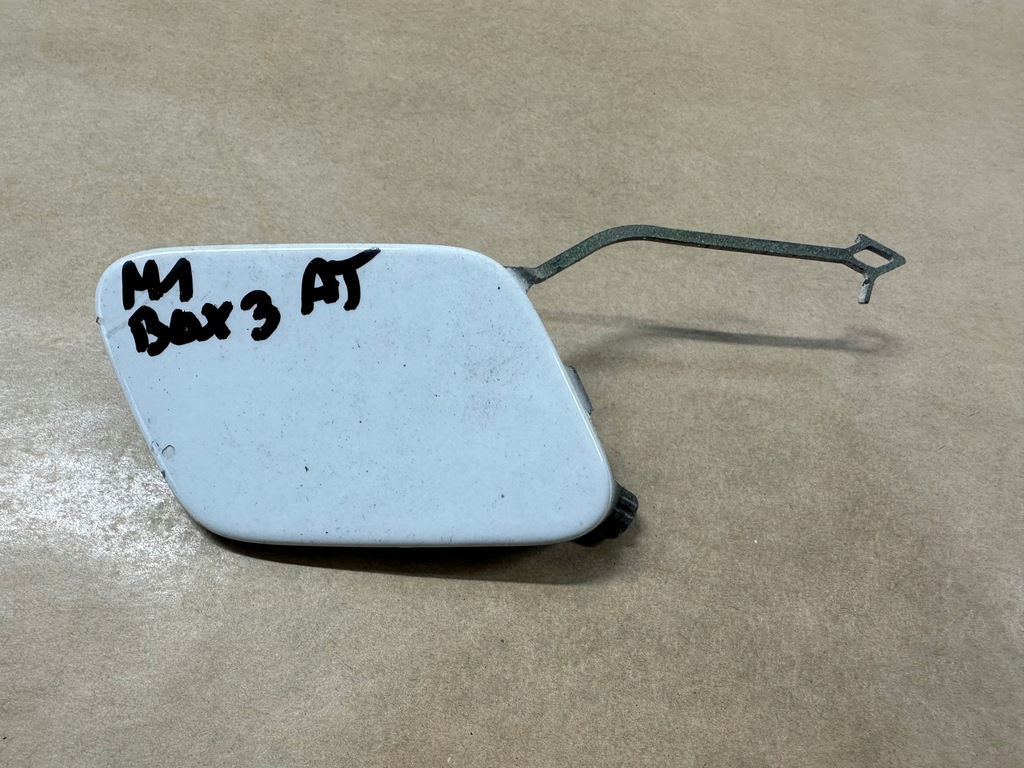 фото №1, Audi tt 8s0 заглушка фаркоп бампера передній