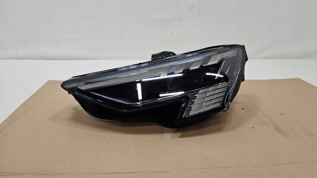 фото №1, Лампа левая перед передняя audi rs3 matrix 8y 8y0941035f