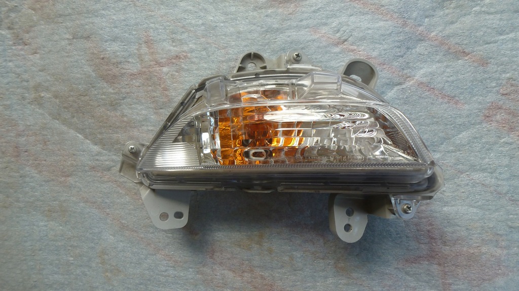 фото №1, Mazda 3 поворотник перед правий b45a51350