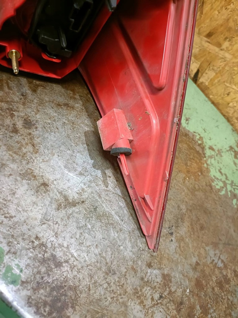 фото №6, Лампа правий задня peugeot 1007