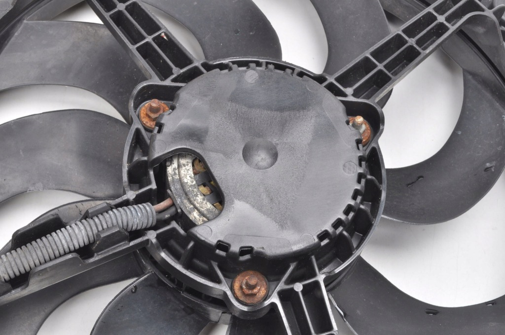 Fiat 500l 1.3 d multijet 84km вентилятор радіатора води 8a9410100 Недорого