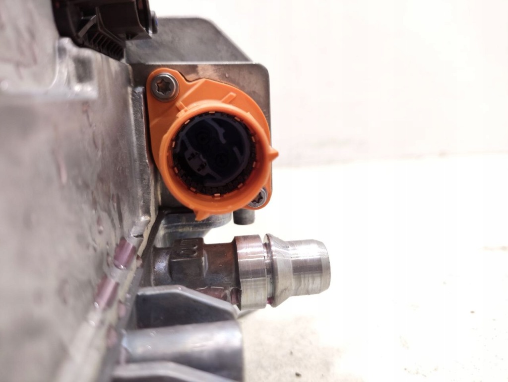 Mercedes-benz eqb 2023 инвертор / блок розжига напряжения a0009015411 Киев