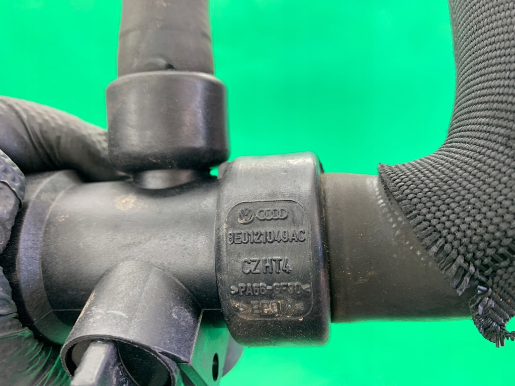 фото №10, Труба резиновый элемент wąż шланг wody охлаждение 8e0121049ac audi a4 b7 2.0 tdi 04-08