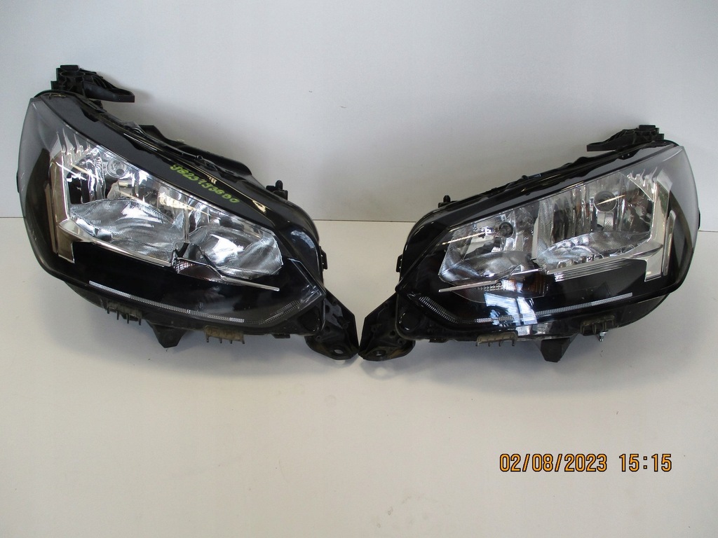 фото №1, Лампа права ліва peugeot 208 9823193880