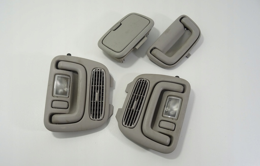 фото №1, Toyota sienna лампа верхний решётка воздуховод ручка