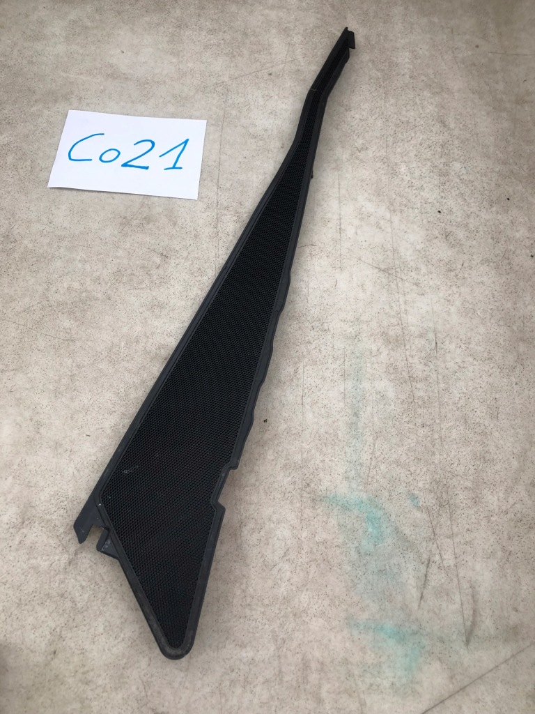 фото №1, Защита заглушка правая porsche 911 991 99155321800