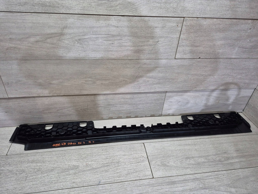 14956. vito накладка поперечина заднього a4476940328 в Україні