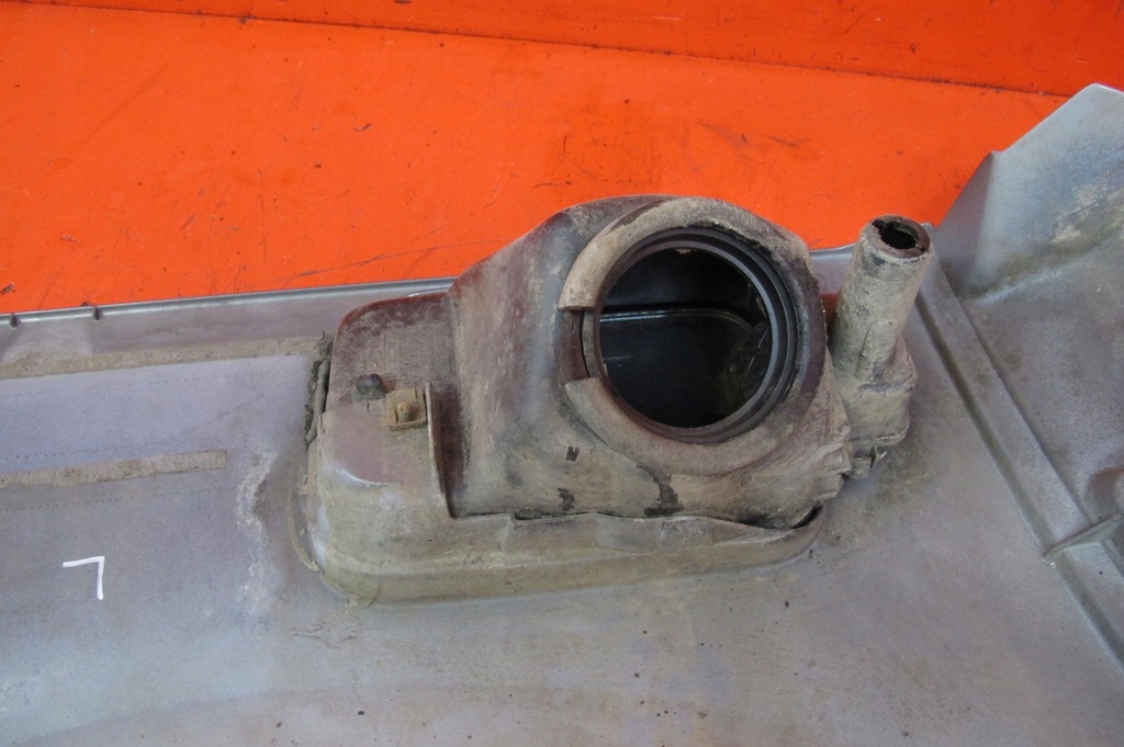 фото №11, Peugeot 807 02- citroen c8 крила лівий задня szary ezw кришка заливної пального