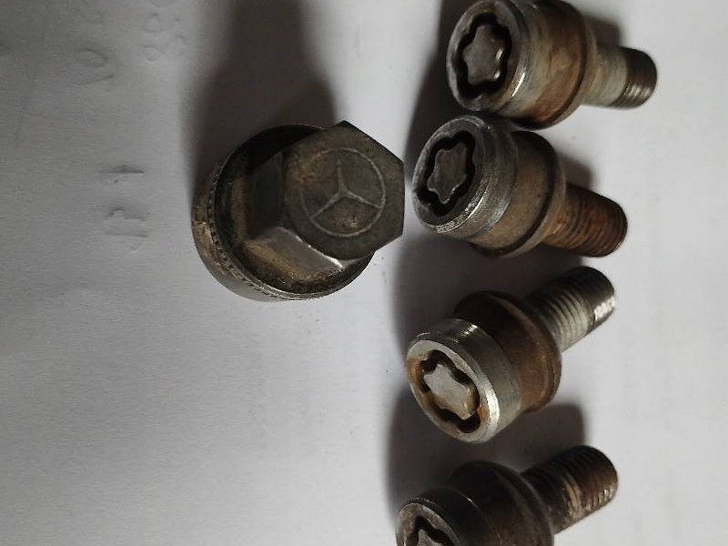 Купити Болти захисні a claas mercedes a140