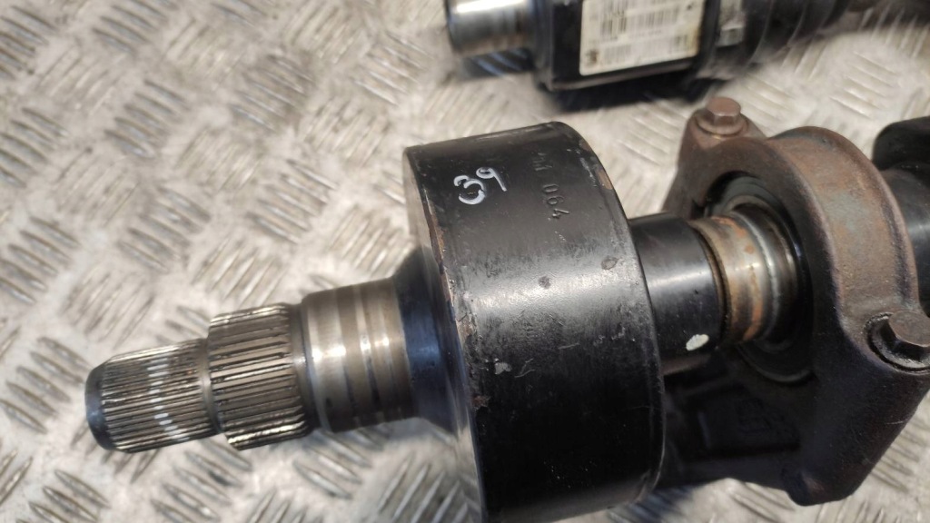 Приводной вал левое  перед + правый  перед volvo s80 1 2.8 24v p9181533 Цена