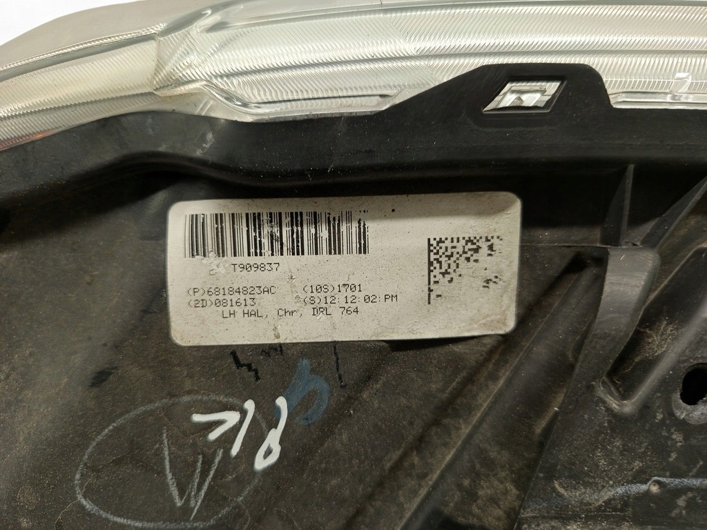 фото №7, Dodge durango iii 68184823ac левая сторона лампа передняя