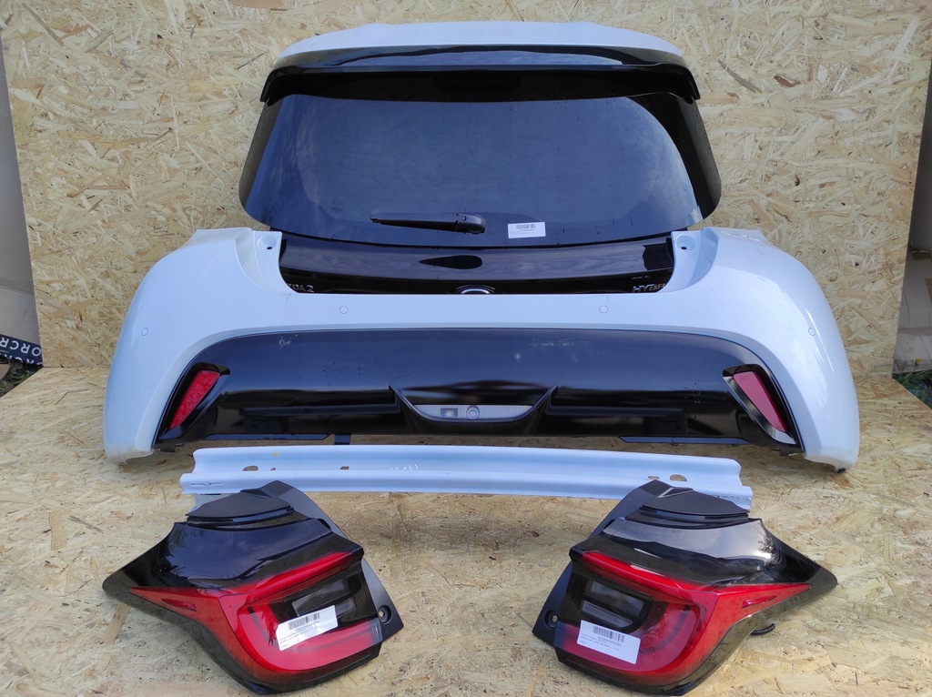 фото №8, Лампа задняя левая правая mazda 2 hybrid 20r-