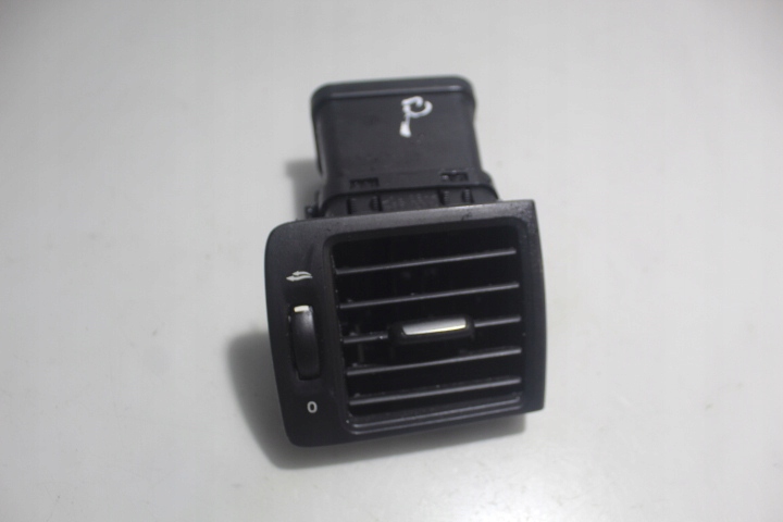 фото №1, Решітка обдув права volvo s40 ii