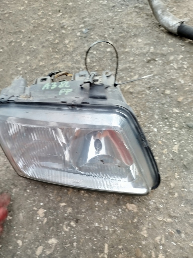 фото №1, Лампа правая правый перед audi a3 8l