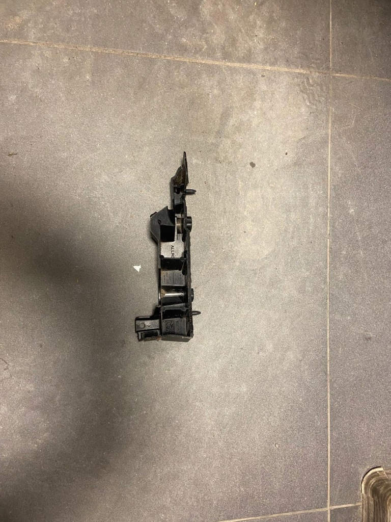 фото №1, Направляющая правый перед audi a6 c7 allroad 2010-15 4g0807284a