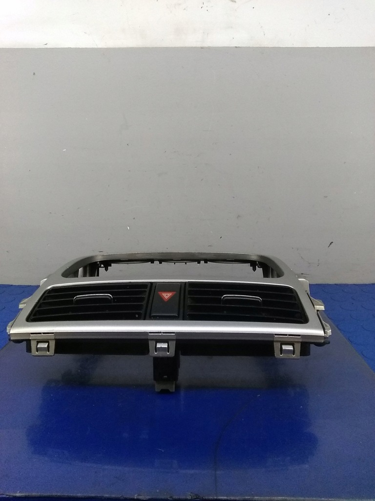 фото №4, Suzuki liana консоль средняя рамка радио 73821-59j2