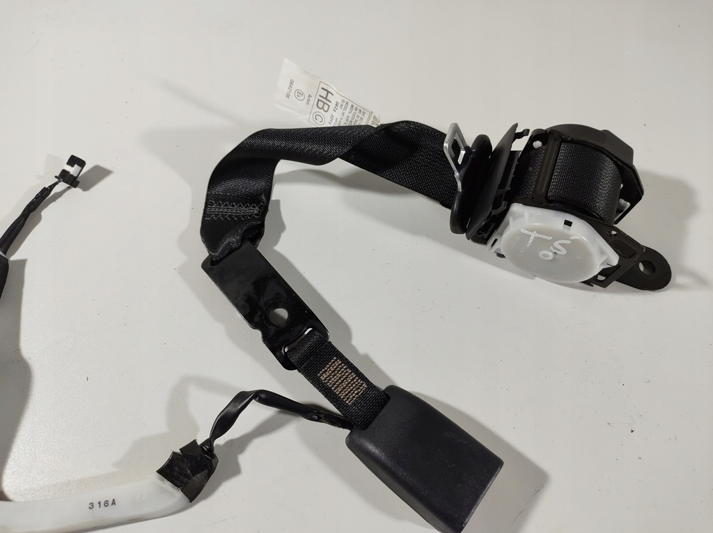 фото №9, Lexus is300h 13r pas безопасности задняя средний