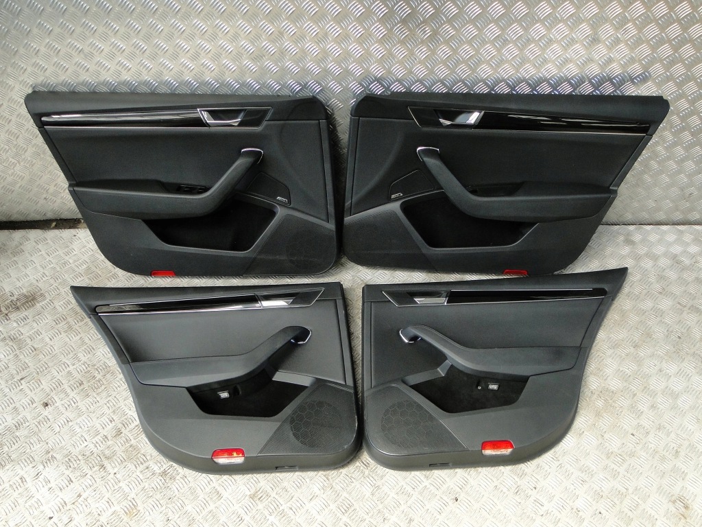 Сидіння шкіра skoda superb 3 3v 3v9 універсал ll&k підігрів електрика пам'ять в Україні