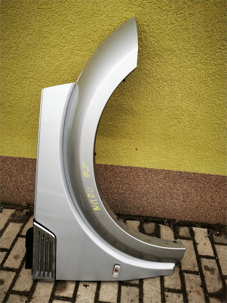 фото №1, Dodge nitro крила правий kompletny демонтаж