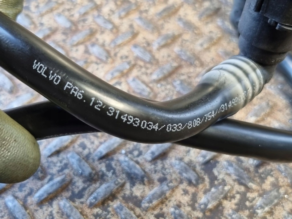 2019 volvo xc60 шланг водяной турбонагнетателя 31493032 с Разборки