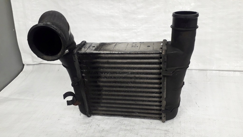 фото №1, Интеркулер audi a4 b7 2.0 tdi 8e0145805f