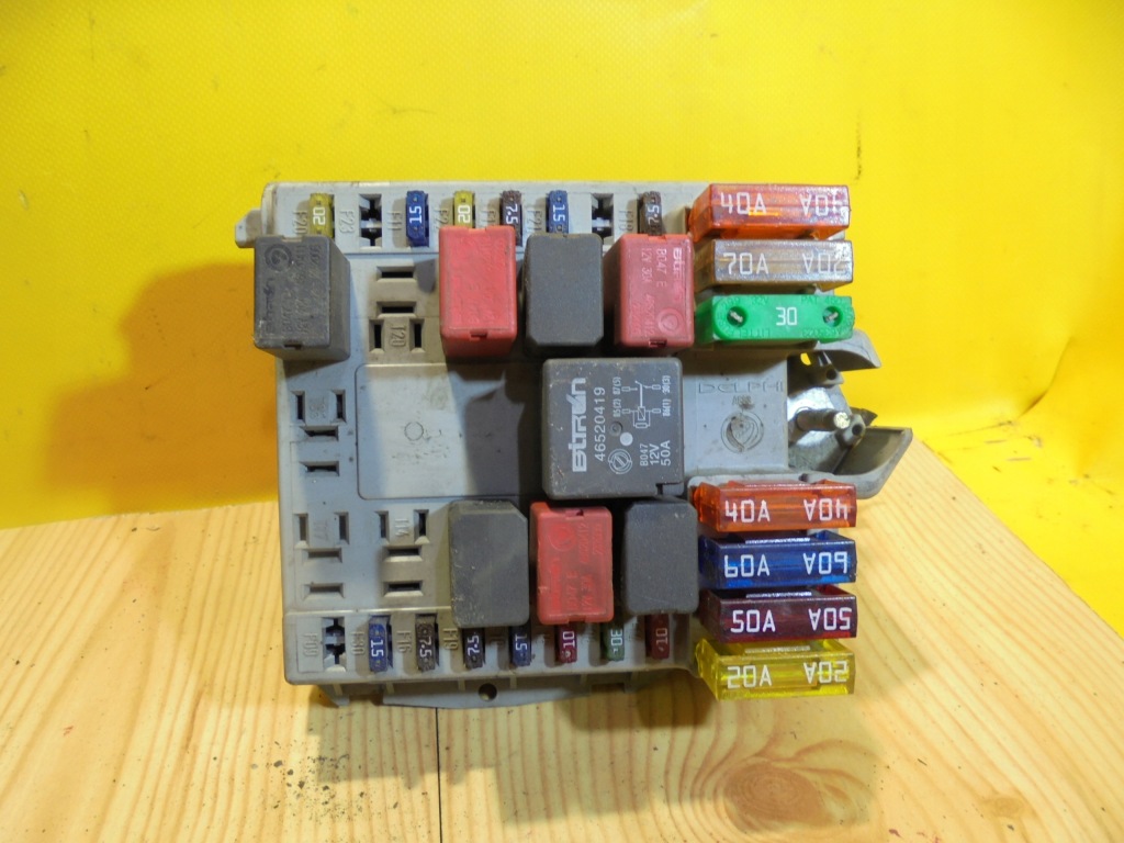 Купити Коробка запобіжників fiat punto 2 46760257 ds