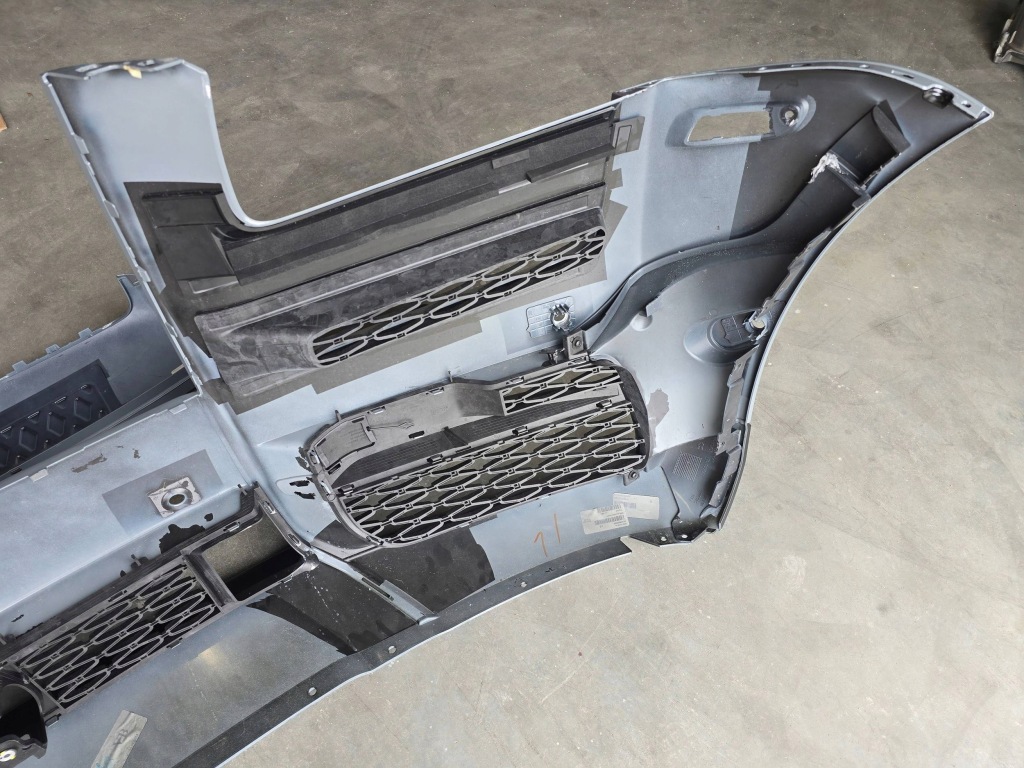 Перед rolls-royce cullinan чорний  badge 2023 передня частина Зі Шроту