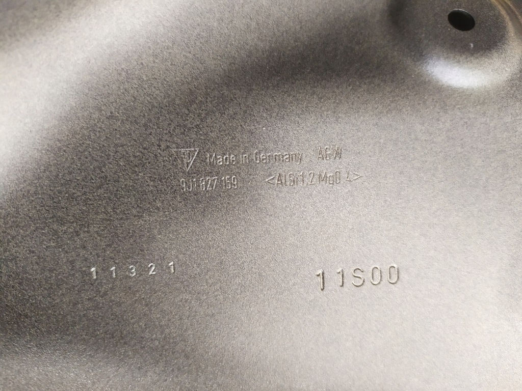 фото №10, Porsche taycan 9j 9j1 кришка багажника багажника задня задня 9j1827159