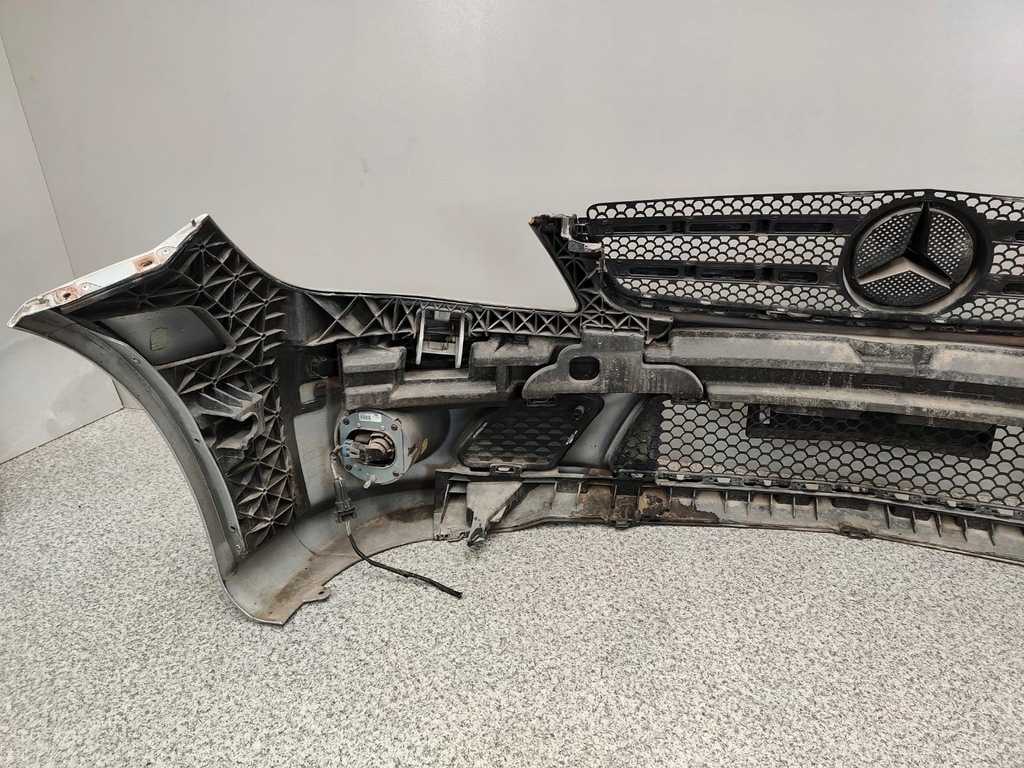 фото №6, Mercedes w204 c63 amg kompletny перед бампер капот крила лампи