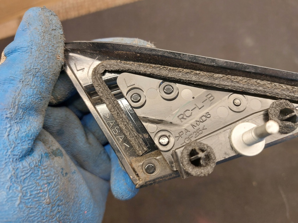 фото №3, Треугольник заглушка дверь левая lexus rc f 14r